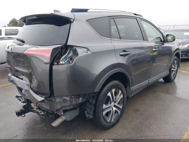 Toyota RAV4 LE 2016 JTMBFREV7GJ071975 Image 4