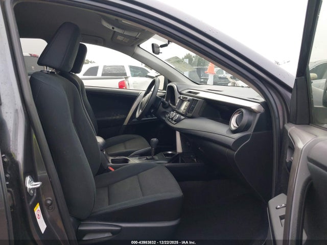 Toyota RAV4 LE 2016 JTMBFREV7GJ071975 Image 5