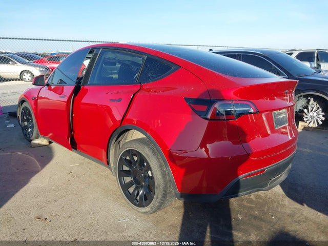 2022 TESLA MODEL Y 7SAYGAEE6NF457237 Photo 2