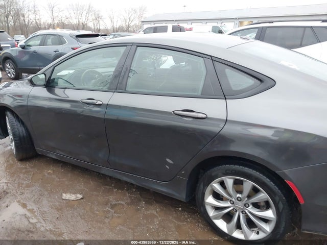Продажа на аукционе авто 2015 Chrysler 200 S, vin: 1C3CCCBB3FN596810, номер лота: 43983869