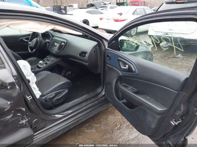 Продажа на аукционе авто 2015 Chrysler 200 S, vin: 1C3CCCBB3FN596810, номер лота: 43983869