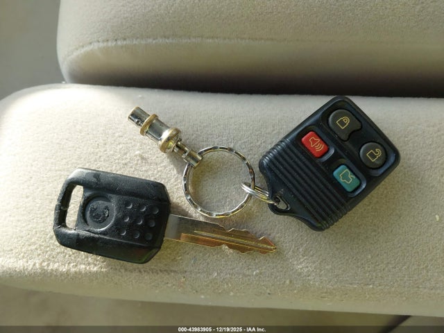 Продажа на аукционе авто 2008 Mercury Grand Marquis Gs, vin: 2MEFM74V88X609703, номер лота: 43983905