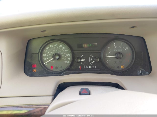 Продажа на аукционе авто 2008 Mercury Grand Marquis Gs, vin: 2MEFM74V88X609703, номер лота: 43983905