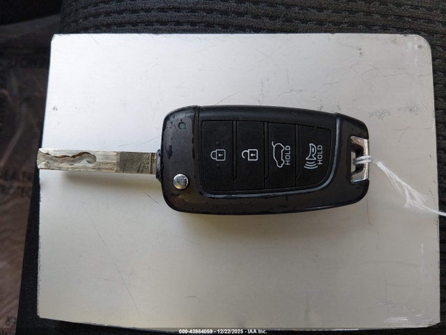 43984059 :رقم المزاد ، 5NMS23AD1KH013459 vin ، 2019 Hyundai Santa Fe Se مزاد بيع