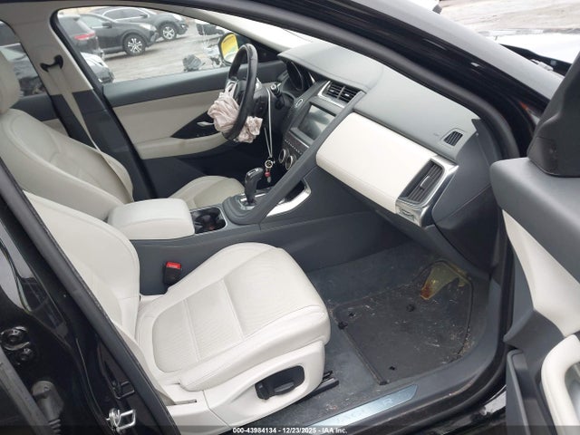 2020 JAGUAR E-PACE SADFK2FX0L1Z86850 Photo 4