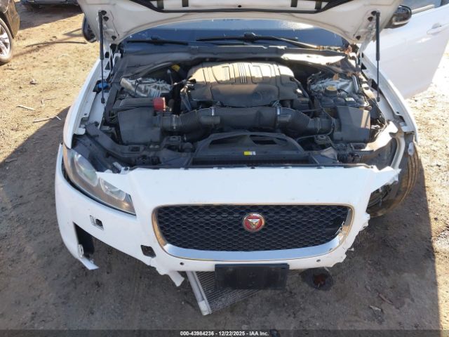 2016 JAGUAR XF SAJBK4BV4GCY20630 Photo 9