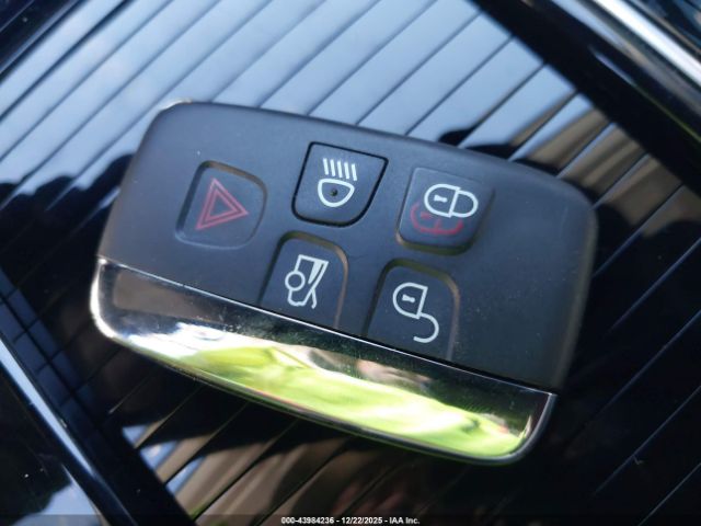 2016 JAGUAR XF SAJBK4BV4GCY20630 Photo 10