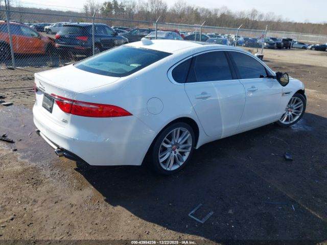 2016 JAGUAR XF SAJBK4BV4GCY20630 Photo 3