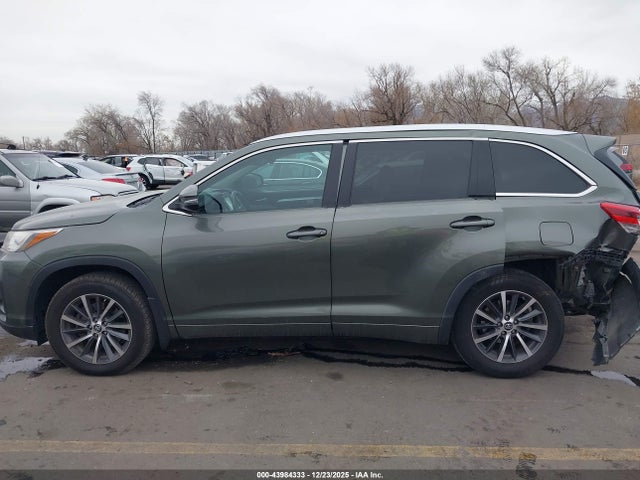 Toyota Highlander Xle 2017 5TDJZRFH6HS371815 Image 13