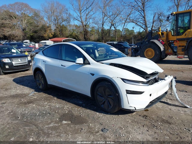 2026 TESLA MODEL Y 7SAYGDEE1TA393717 Photo 0