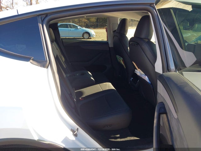 2026 TESLA MODEL Y 7SAYGDEE1TA393717 Photo 7