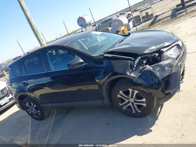 Toyota RAV4 LE 2018 2T3ZFREV8JW454816 Image 13
