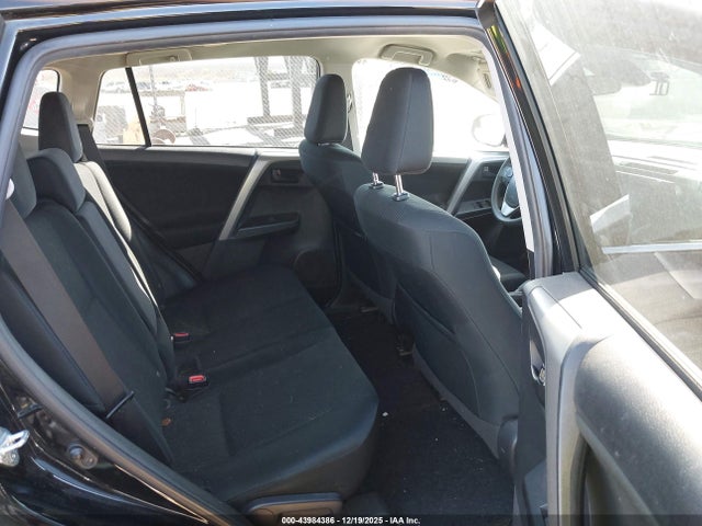 Toyota RAV4 LE 2018 2T3ZFREV8JW454816 Image 8