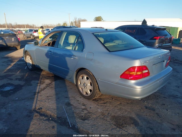 2003 LEXUS LS 430 JTHBN30F330111452 Photo 2