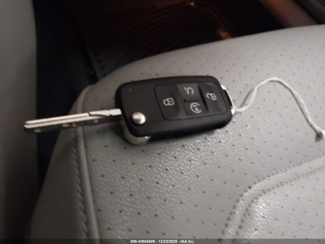 2017 VOLKSWAGEN PASSAT 1VWGT7A38HC080047 Photo 10