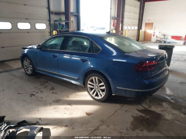 2017 VOLKSWAGEN PASSAT 1VWGT7A38HC080047 Photo 2