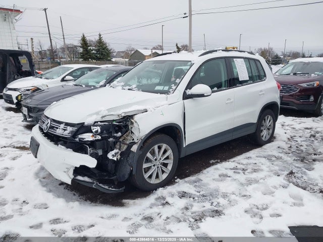 2018 VOLKSWAGEN TIGUAN LIMITED WVGBV7AX7JK000965 Photo 1
