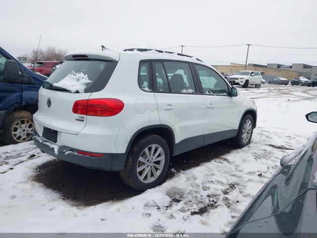 2018 VOLKSWAGEN TIGUAN LIMITED WVGBV7AX7JK000965 Photo 3