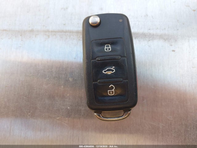 1VWBV7A35FC066916 Volkswagen Passat 2.0l Tdi Se