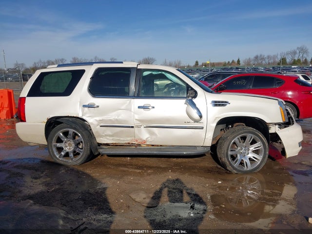 Aukcja sprzedaży 2011 Cadillac Escalade Luxury, vin: 1GYS4BEF3BR103895, numer aukcji: 43984711