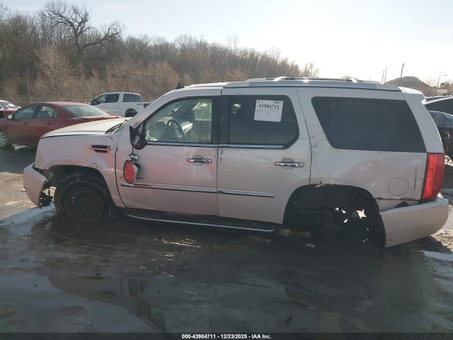 Aukcja sprzedaży 2011 Cadillac Escalade Luxury, vin: 1GYS4BEF3BR103895, numer aukcji: 43984711