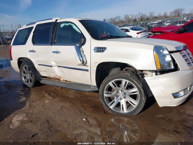 Aukcja sprzedaży 2011 Cadillac Escalade Luxury, vin: 1GYS4BEF3BR103895, numer aukcji: 43984711