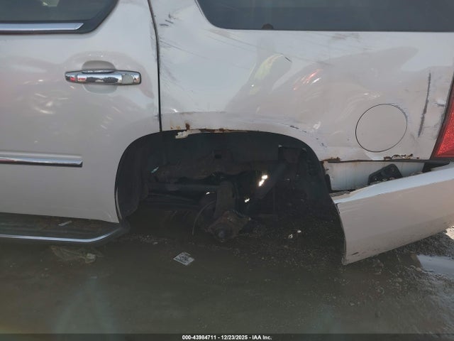 2011 CADILLAC ESCALADE 1GYS4BEF3BR103895 Photo 5