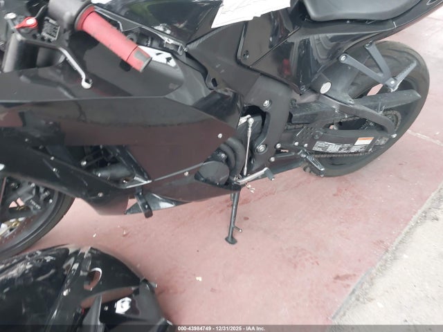 Honda Cbr600 Rr 2023 JH2PC40J4PK900332 Image 9
