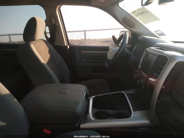 2017 RAM 1500 3C6RR6LTXHG530089 Photo 4