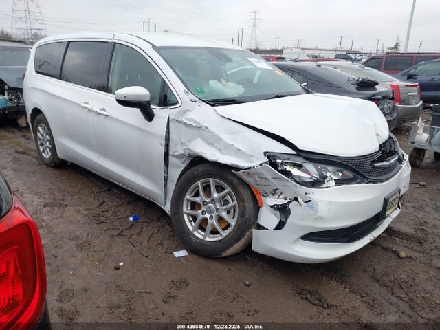 2023 CHRYSLER VOYAGER 2C4RC1CG3PR621682