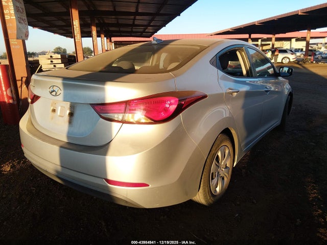 Hyundai ELANTRA SE 2016 5NPDH4AE7GH682965 Image 4