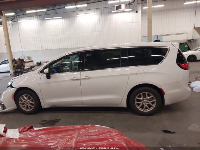 Chrysler Pacifica Touring L 2023 2C4RC1BG8PR624031 Image 14