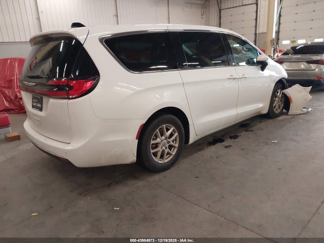 Chrysler Pacifica Touring L 2023 2C4RC1BG8PR624031 Image 4