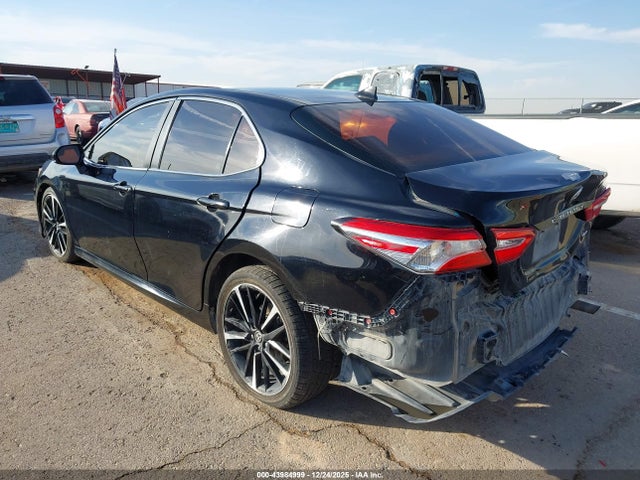 2019 TOYOTA CAMRY 4T1B11HK5KU243070 Photo 2
