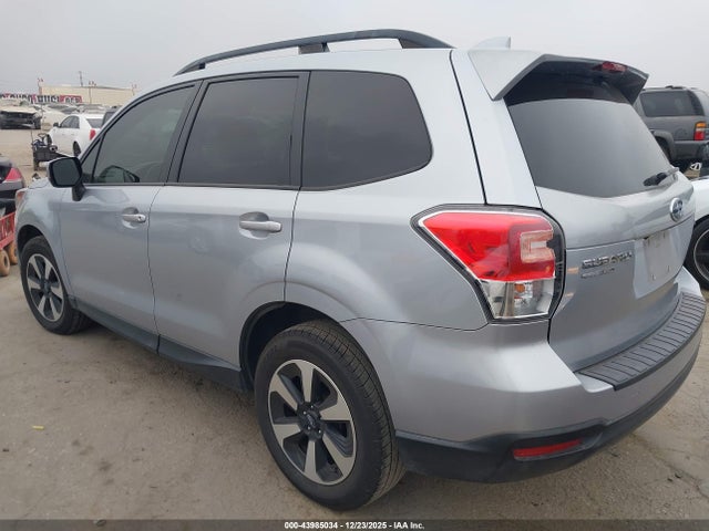 JF2SJAGC5JH407201 Subaru Forester 2.5i Premium