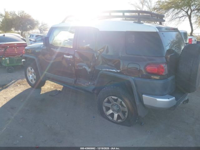 2007 TOYOTA FJ CRUISER JTEBU11F570028582 Photo 2