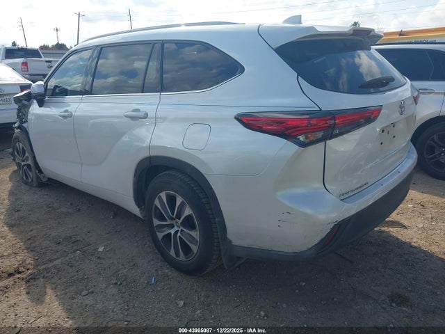 5TDGZRAH3NS100935 Toyota Highlander Xle