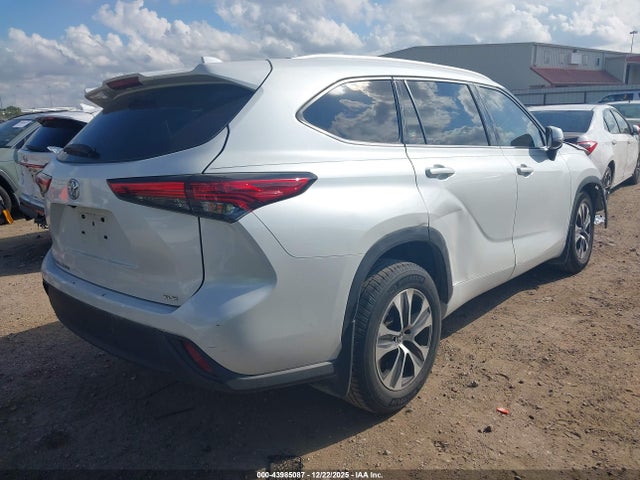 5TDGZRAH3NS100935 Toyota Highlander Xle