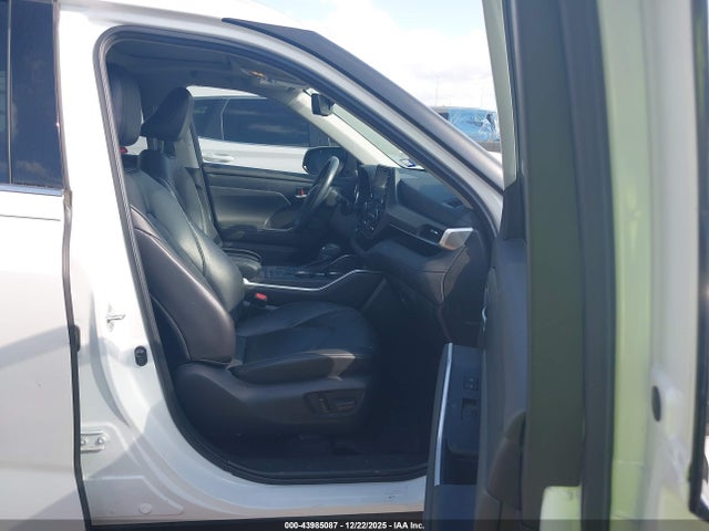 5TDGZRAH3NS100935 Toyota Highlander Xle