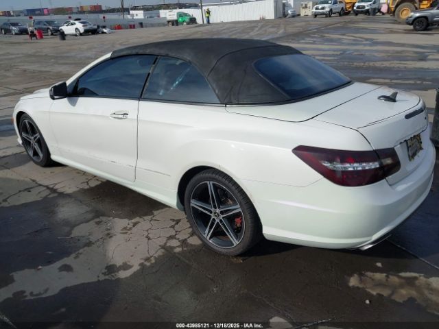 2011 MERCEDES-BENZ E 550 WDDKK7CF6BF061631 Photo 2