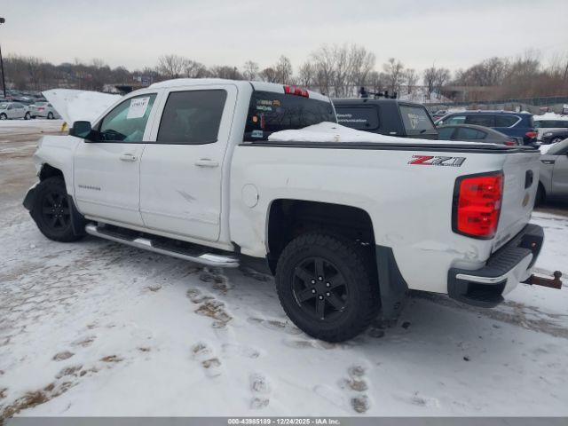 2018 CHEVROLET SILVERADO 1500 3GCUKREC5JG388598 Photo 2