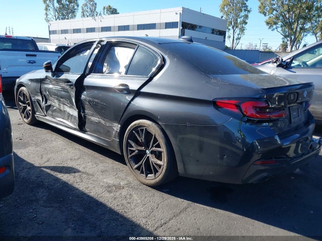 2023 BMW 530 WBA53BH06PCM33406 Photo 2