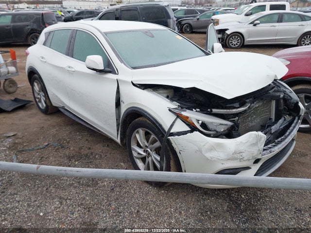 2018 INFINITI QX30 SJKCH5CP2JA055036