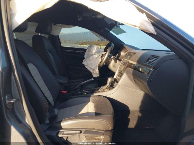 2018 VOLKSWAGEN PASSAT 1VWJM7A32JC040295 Photo 4