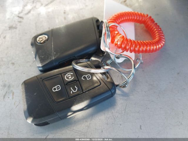 2018 VOLKSWAGEN ATLAS 1V2NR2CA8JC575098 Photo 10