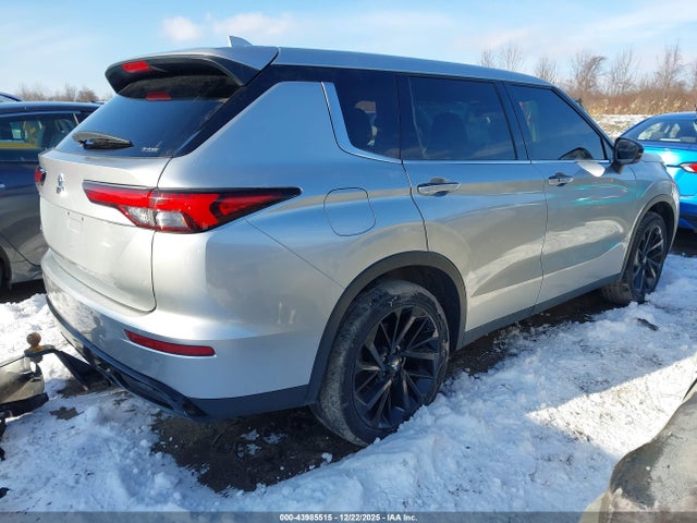 2022 MITSUBISHI OUTLANDER JA4J4UA83NZ077544 Photo 3