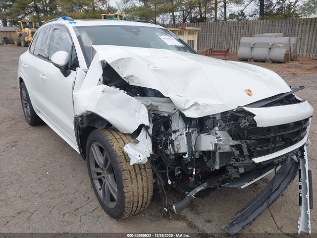2025 PORSCHE CAYENNE WP1AA2AY0SDA04240
