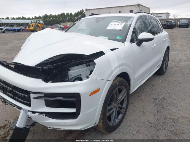 2025 PORSCHE CAYENNE WP1AA2AY0SDA04240 Photo 1