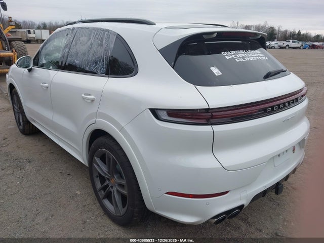 2025 PORSCHE CAYENNE WP1AA2AY0SDA04240 Photo 2