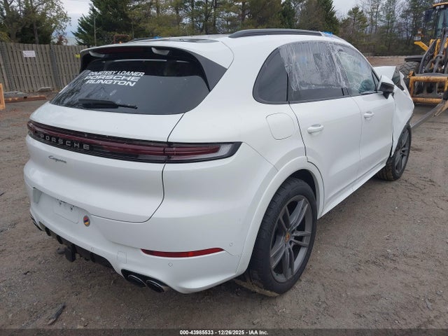 2025 PORSCHE CAYENNE WP1AA2AY0SDA04240 Photo 3